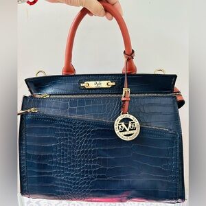 VERSACE 19-V-69 ABBIGLIAMENTO Sportivo-Milan -Italia -New with tags -